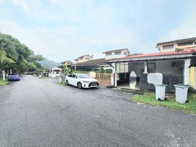 Terraced House for sale in Malaka