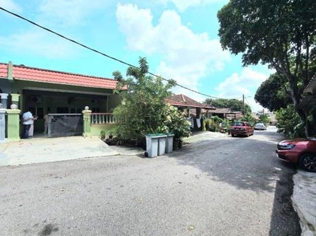 Terraced House for sale in Malaka