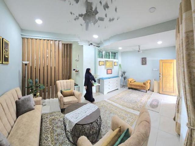 Terraced House for sale in Malaka