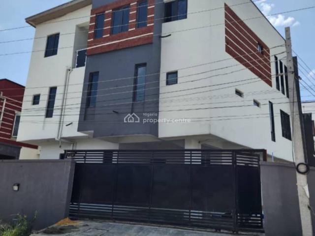 Flat for rent in Eti Osa, Lagos