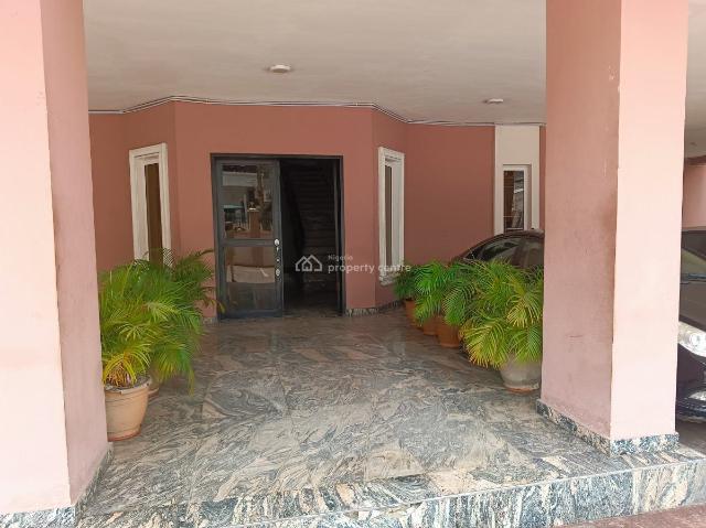 Flat for rent in Eti Osa, Lagos