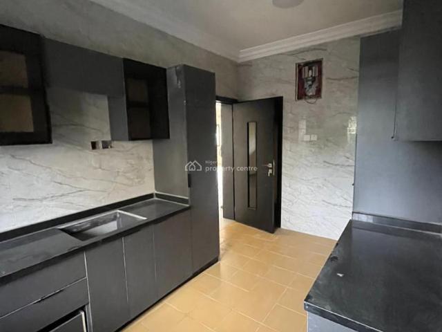 Flat for rent in Eti Osa, Lagos