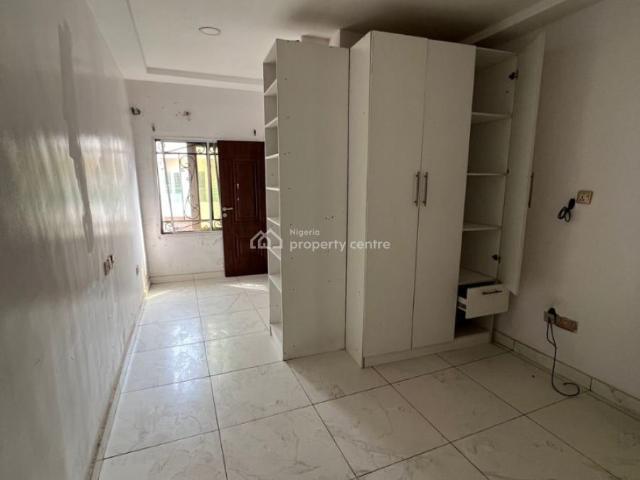 Flat for rent in Eti Osa, Lagos