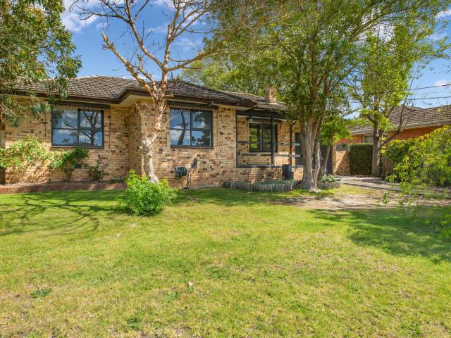 House for rent in Mooroolbark Heights Estate, Melbourne