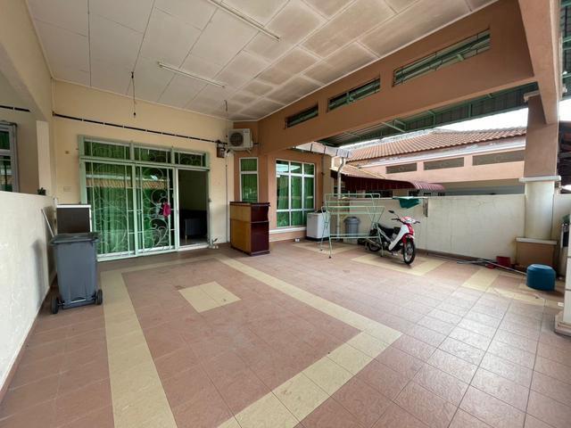 Terraced House for sale in Malaka