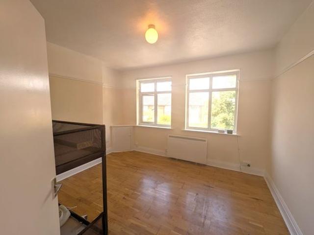 Apartment for rent in Denham, Denham
