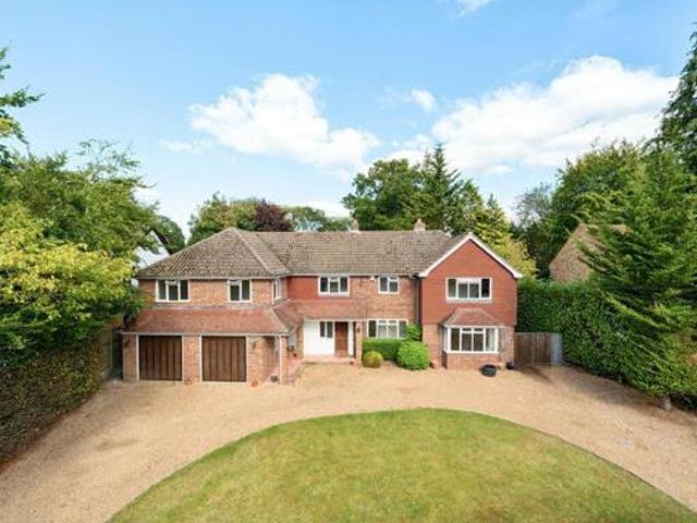 House for sale in Gerrards Cross, Tatling End