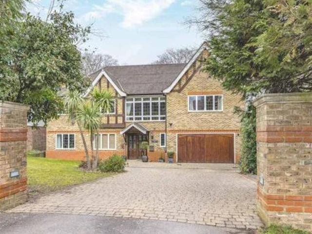 House for sale in Gerrards Cross, Tatling End