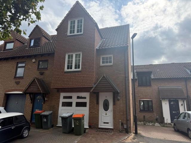 House for rent in West Beckton, Greater London