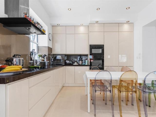 House for rent in Bayswater, Greater London