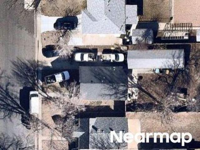 House for sale in Aurora