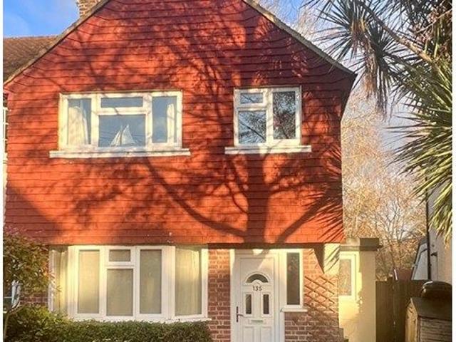 House for rent in Whitton, Greater London
