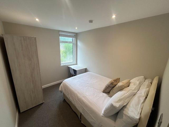 Room for rent in New Town, Monks Orchard