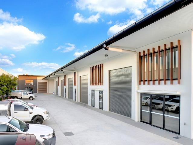 Warehouse for rent in Toombul, Queensland