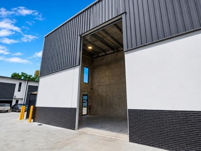 Warehouse for rent in Toombul, Queensland