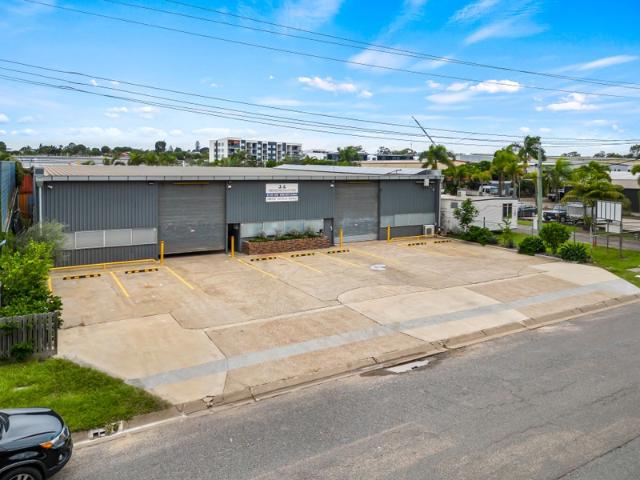 Warehouse for rent in Toombul, Queensland