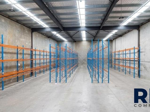 Warehouse for rent in Toombul, Queensland
