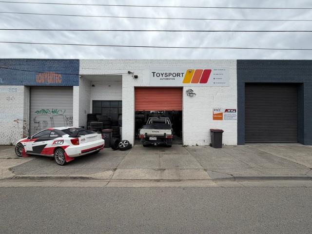Warehouse for rent in Oakleigh South, Melbourne