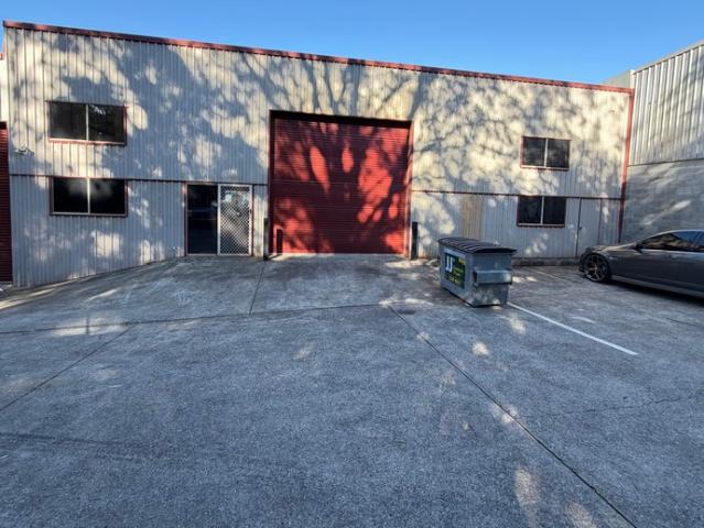 Warehouse for rent in Toombul, Queensland