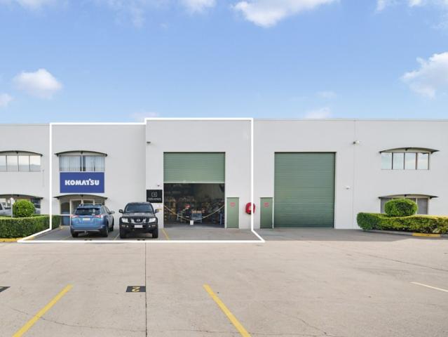 Warehouse for rent in Toombul, Queensland
