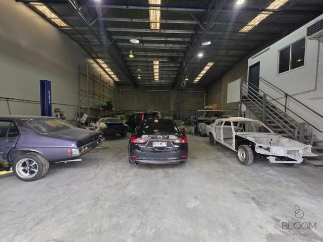 Warehouse for rent in Toombul, Queensland