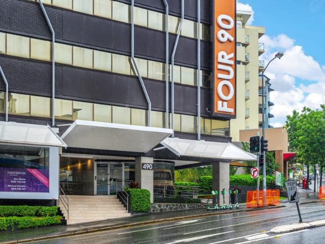 Office for rent in Toombul, Queensland