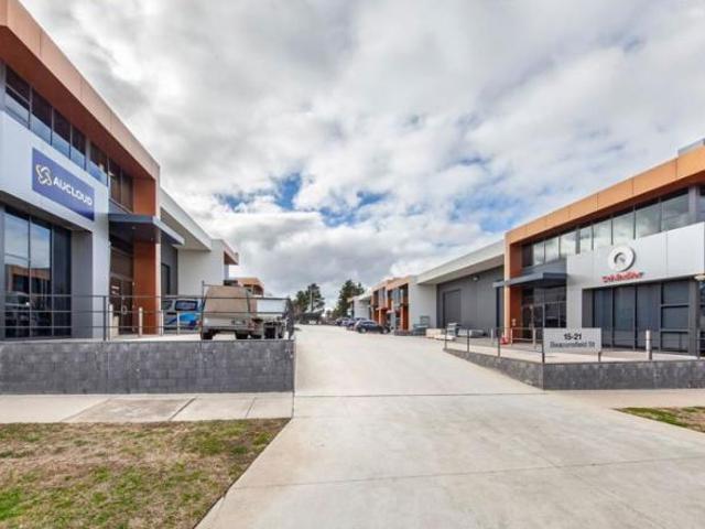 Warehouse for rent in Fyshwick, Canberra