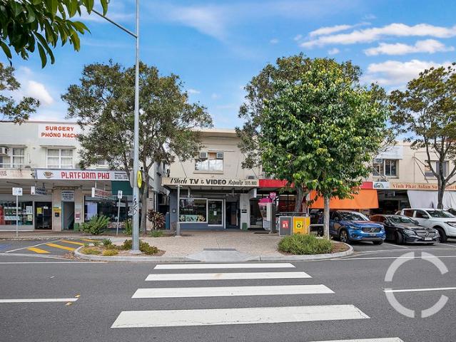 Office for rent in Toombul, Queensland