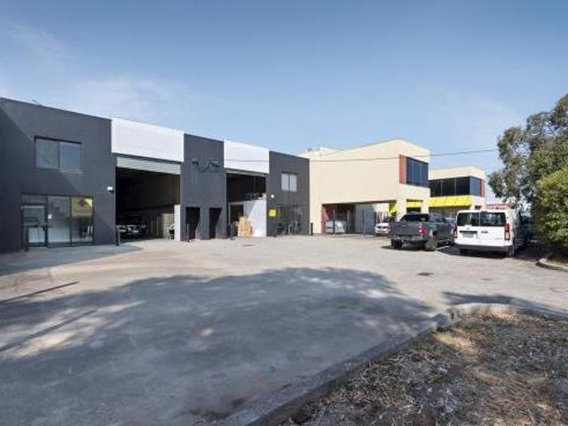Warehouse for rent in Campbellfield, Melbourne