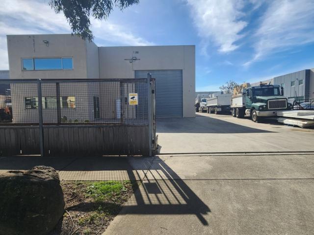 Warehouse for rent in Campbellfield, Melbourne