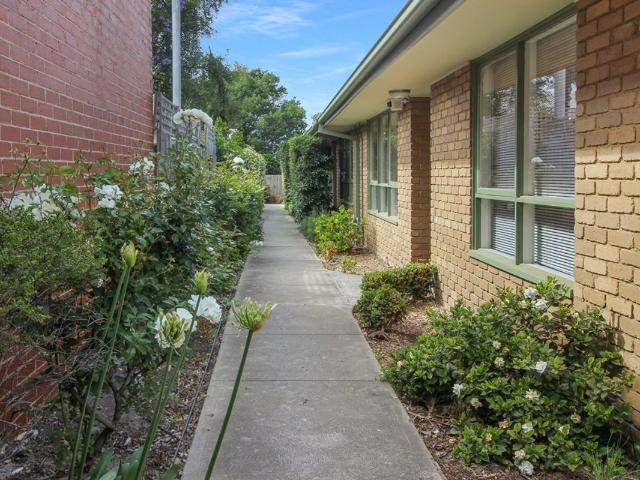 Apartment for rent in Clifton Hill