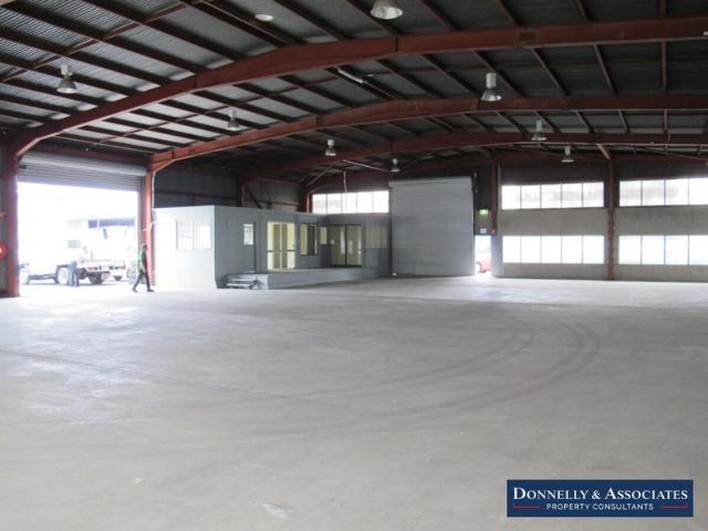 Warehouse for rent in Toombul, Queensland