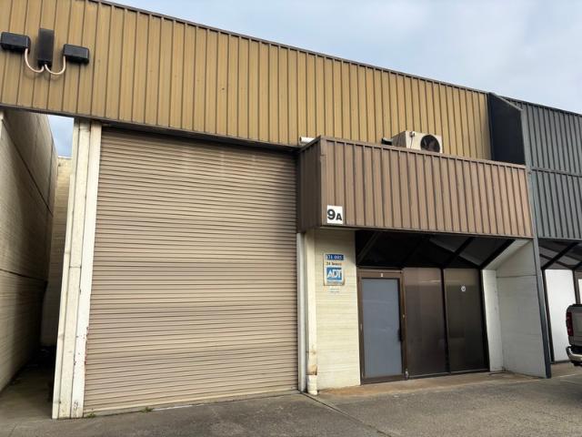 Warehouse for rent in Braeside, Melbourne