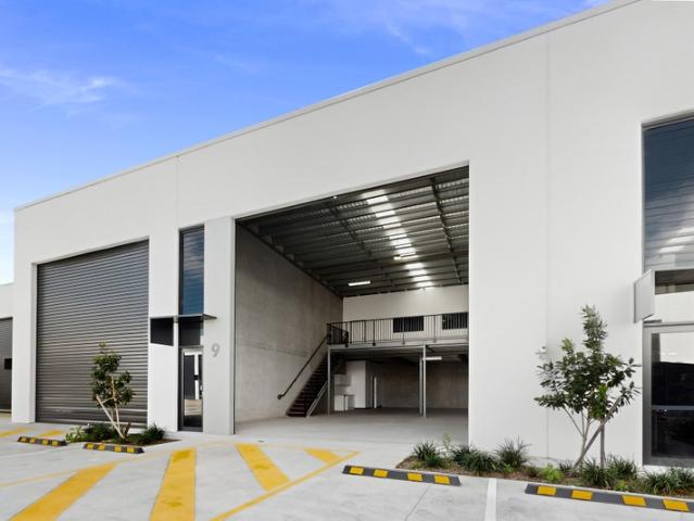 Warehouse for rent in Toombul, Queensland