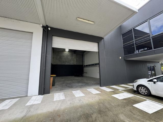Warehouse for rent in Toombul, Queensland