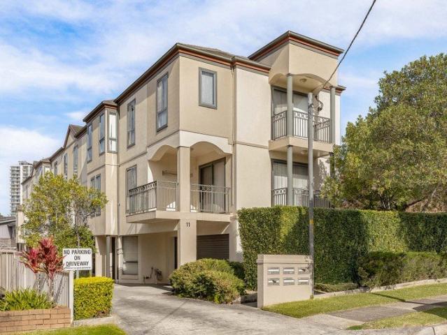 Townhouse for sale in Wollongong West, New South Wales