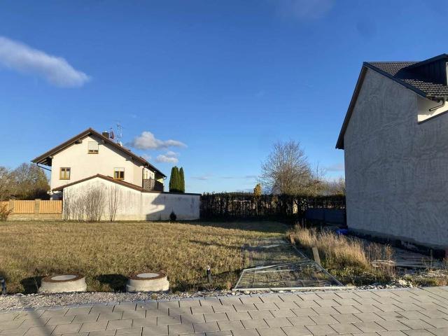 Erdgeschosswohnung kaufen in Brunnthal, Landkreis München