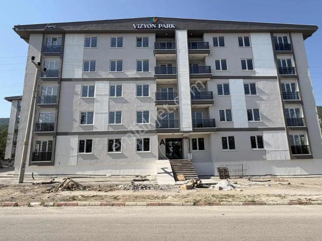 Çay içerisinde satılık mülk