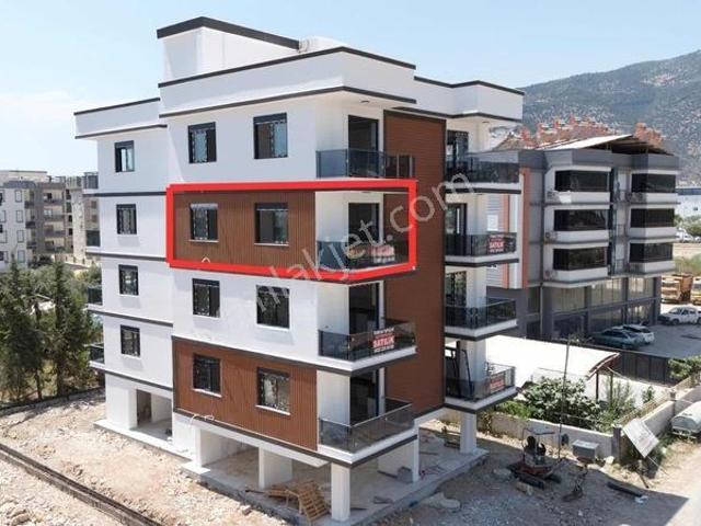 Kum, Finike içerisinde satılık mülk