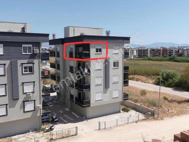 Kum, Finike içerisinde satılık mülk