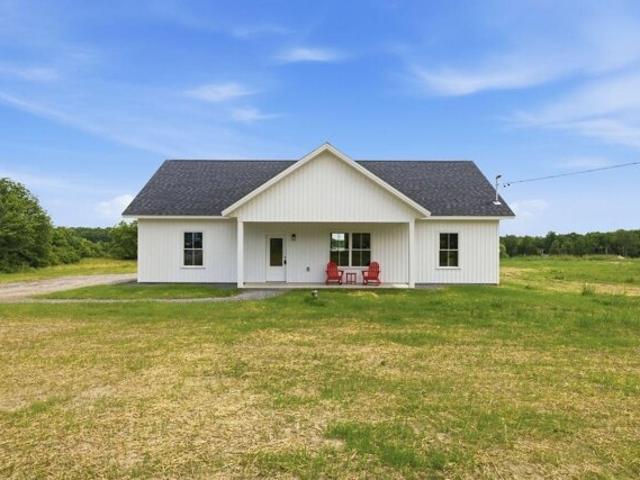 House for sale in Richmond, Maine