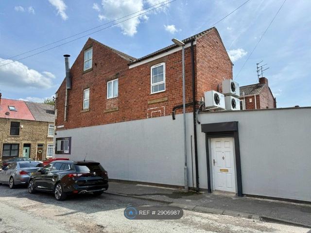 Studio for rent in Bolton Upon Dearne, South Yorkshire