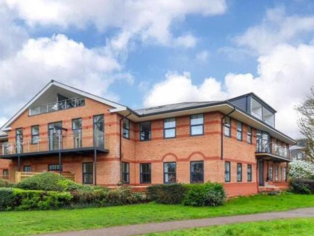 House for sale in Bourne End, Buckinghamshire
