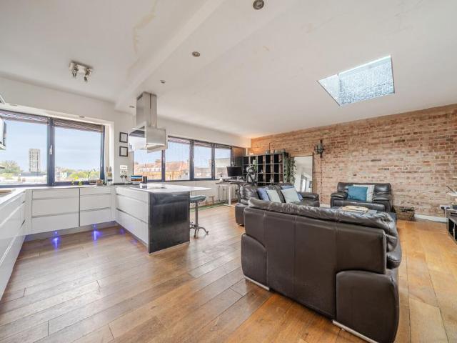 Apartment for rent in Earlsfield, Greater London