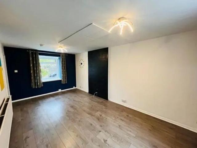 House for rent in Furnace Green, Crawley