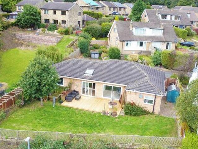 House for sale in Huddersfield, West Yorkshire