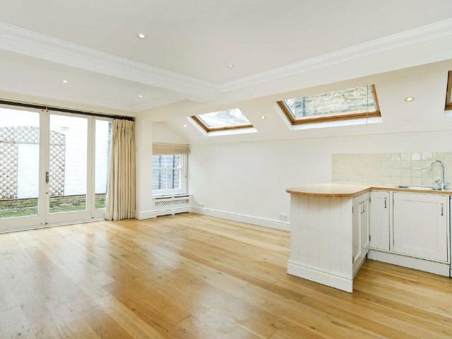Apartment for rent in Fulham, Sands End