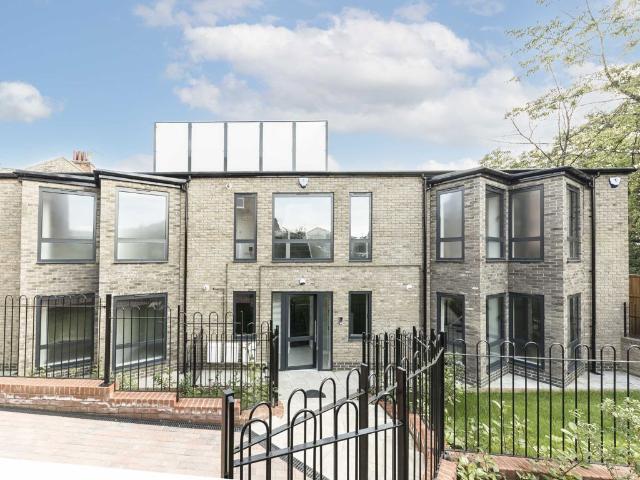 Apartment for rent in Harlesden, Greater London