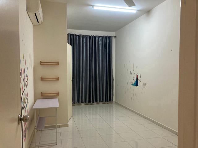 Terraced House for sale in Malaka