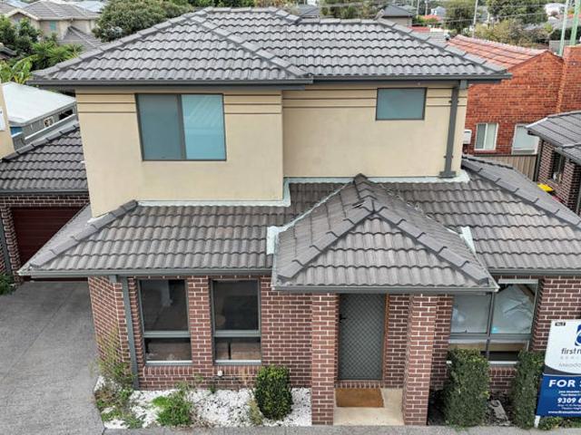 Townhouse for sale in Camerons Creek, Victoria